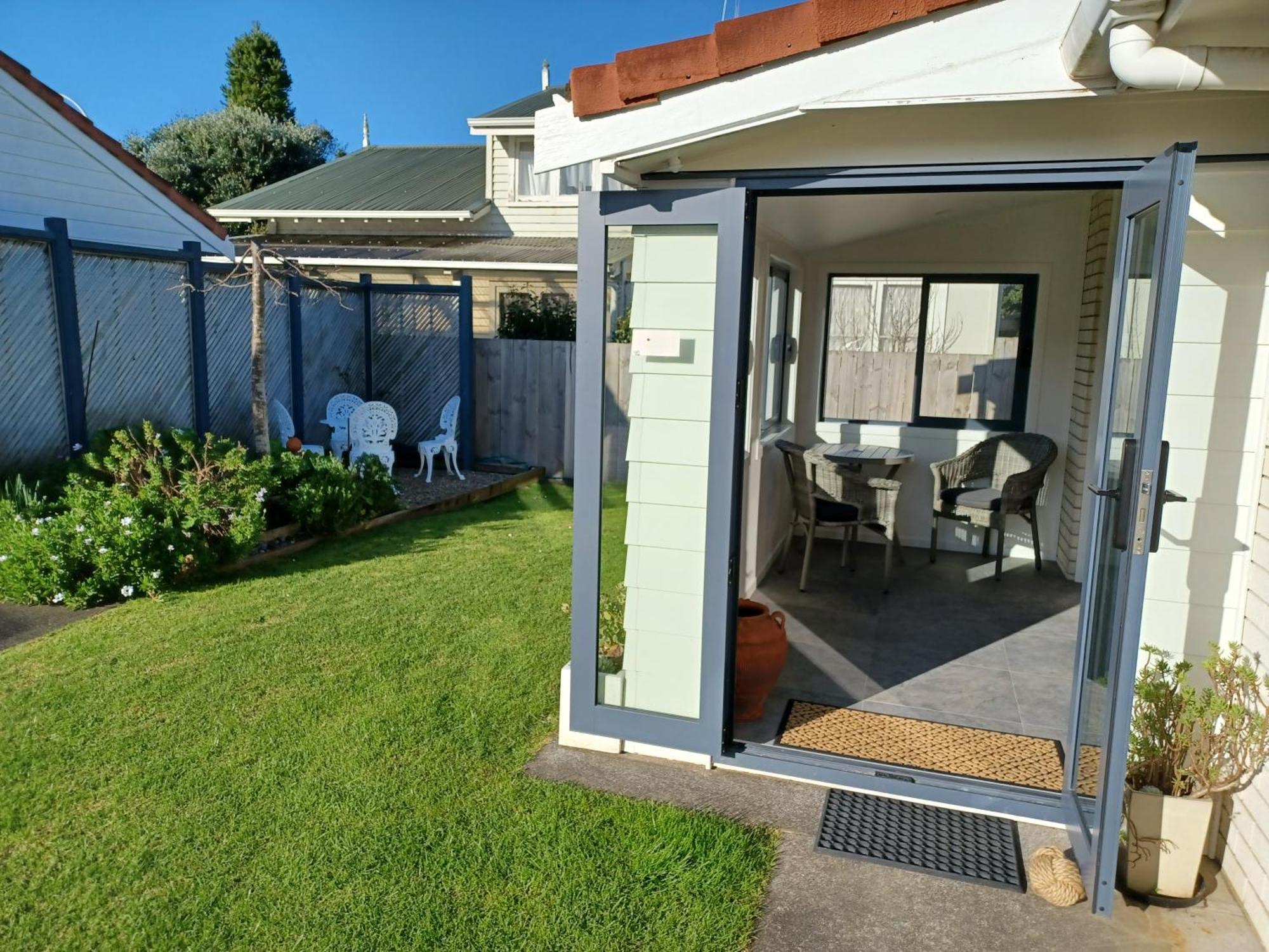Our Raglan Town Houseヴィラ エクステリア 写真